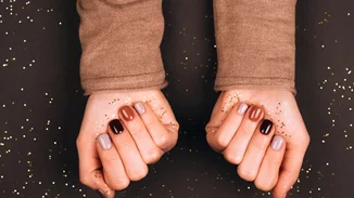 7+1 nail art ιδέες που θα εμπνεύσουν το γιορτινό μανικιούρ μας