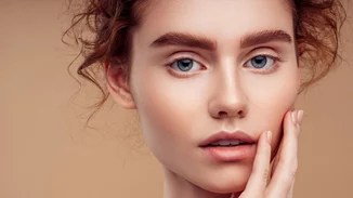 Περιποίηση προσώπου πριν τα 30 | Oι 8 beauty συνήθειες που καλό είναι να υιοθετήσεις από νωρίς