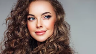 Curly Girl Problems | 5 πράγματα που μόνο αν έχεις σγουρά μαλλιά μπορείς να καταλάβεις