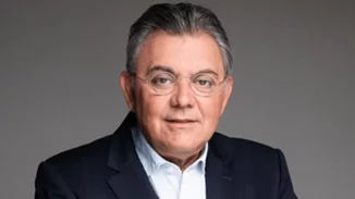 Τάκης Χατζής | Απάντησε στη Δανάη Μπάρκα και τον Άρη Καβατζίκη