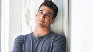 Γιώργος Κακοσαίος | Κυκλοφορεί xmas clip με προσωπικές φωτογραφίες