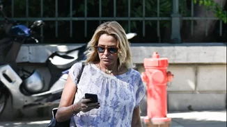 Τζένη Μπαλατσινού | Με αέρινο maxi φόρεμα λίγο πριν γίνει μαμά για τέταρτη φορά