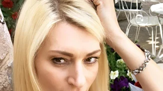 Η Ζέτα Δούκα φωτογραφίζεται με την κατάξανθη κόρη της ενώ κάνουν γυμναστική