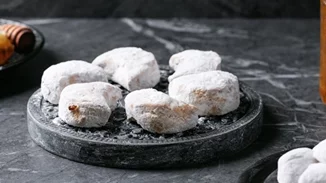 Κουραμπιέδες με ούζο