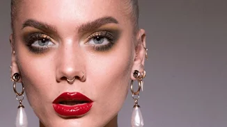 3 γιορτινά μακιγιάζ για εσένα που δεν αγαπάς το glitter