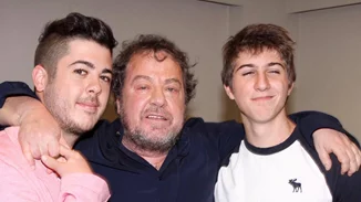 Γιάννης Πάριος | Η σπάνια εξομολόγηση για τον μικρότερο γιο του που κάνει τα πρώτα του βήματα στο τραγούδι (vid)