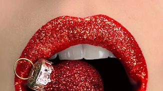 Glitter lips | Ένας οδηγός για λαμπερά, ονειρεμένα χείλη στις γιορτές