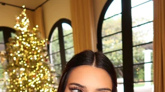 Το γιορτινό χτένισμα της Kendall Jenner που θα θες να αντιγράψεις asap