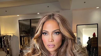 To show-stopping hair art της Jennifer Lopez είναι ό, τι πιο ωραίο είδαμε στο Instagram