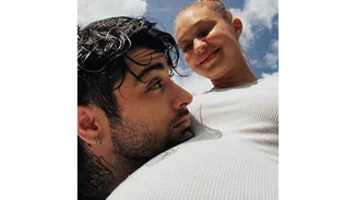 Η Gigi Hadid μοιράζεται νέες φωτογραφίες του μωρού της