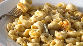 Τορτελίνι με βούτυρο και φασκόμηλο