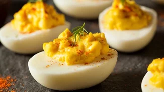 Deviled Eggs | Η συνταγή για τα πιο διαολεμένα νόστιμα γεμιστά αυγά