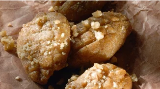 Η συνταγή για τα πιο εύκολα μελομακάρονα