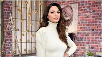 Το φόρεμα της Ηλιάνας Παπαγεωργίου κάνει κάθε εμφάνιση κομψή και θηλυκή | Φοριέται από το πρωί μέχρι το βράδυ