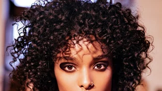 Chanel Métiers d’ Art 2020/21 | Πώς να υιοθετήσεις το μαγικό eye makeup look του catwalk