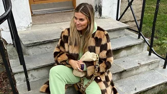 Αυτό είναι το παλτό που φορούν όλες οι influencers και θα ανανεώσει το στιλ σου