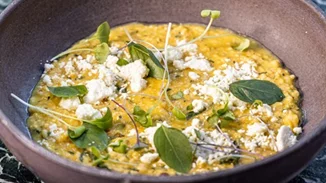 Τραχανάς με πούλπα από κίτρινα ντοματίνια και κίτρινες πιπεριές του Δημήτρη Δημητριάδη