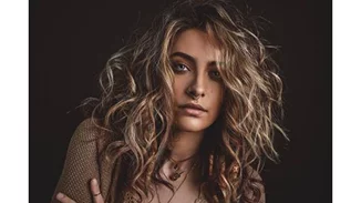 Η κόρη του Michael Jackson, Paris, έβγαλε το πρώτο προσωπικό άλμπουμ της