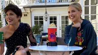 Selma Blair-Sarah Michelle Gellar | Μία διαφορετική αναπαράσταση του διάσημου φιλιού τους από το Cruel Intentions