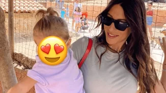 Φλορίντα Πετρουτσέλι | Μιλά ιταλικά με τη δύο ετών κόρη της, Μαίρη (vid)