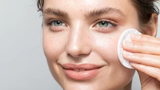 Face toners | Γιατί είναι σημαντικό να τα εντάξεις στην skincare ρουτίνα σου