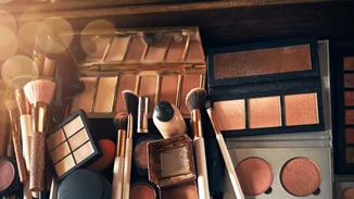 Πώς θα τακτοποιήσεις σωστά τα καλλυντικά σου