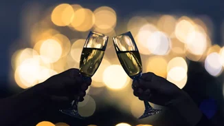 Υπόθεση 24χρονης | Ολα όσα συνέβαιναν στη σουίτα του πρωτοχρονιάτικου πάρτι - Τι αποκαλύπτει κοπέλα που ήταν καλεσμένη