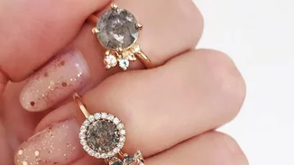 Glitter nails | Το λαμπερό trend που θα αναδείξει το μανικιούρ σου