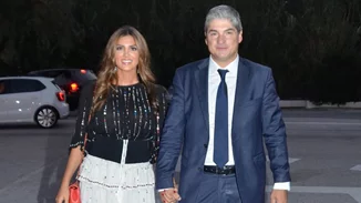 Θέμης Σοφός | Το δώρο του στην αρχισυντάκτρια της Σταματίνας Τσιμτσιλή για την «ψυχική οδύνη» (pic)