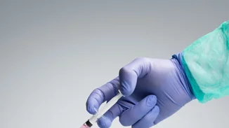 Εμβόλια mRNA για τον κορονοϊό: Είναι ασφαλή; Γιατί δημιουργήθηκαν τόσο γρήγορα; Αλλάζουν το DNA μας;