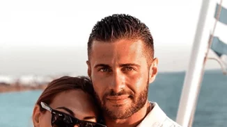 Just the 3 of Us | Η Ευρυδίκη Βαλαβάνη και ο Κωνσταντίνος Βασάλος είναι οικογένεια