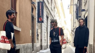 Strand X Valentino | Η συλλεκτική tote bag του βιβλιοπωλείου φέρει την υπογραφή του Pierpaolo Piccioli