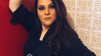 Κατερίνα Ζαρίφη | Χορεύει πιο αδύνατη από ποτέ με total black outfit