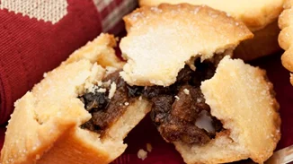 Πίτα με κιμά και κάστανα