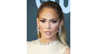 Jennifer Lopez | Αφαίρεσε το μακιγιάζ της on camera