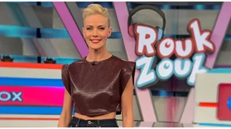 Zέτα Μακρυπούλια | Με πολύ οικονομικό δερμάτινο τοπ από τα Zara