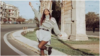 H Χριστίνα Μπόμπα παραδίδει μαθήματα pregnancy style | Το άψογο layering που πρέπει να αντιγράψεις