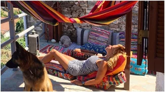 Μαίρη Μηλιαρέση | Πλάνα από το εξοχικό της στην Αρκαδία