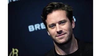 Armie Hammer | Αποχώρησε από την ταινία "Shotgun Wedding" μετά το σκάνδαλο