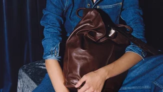 5 tote τσάντες από Zara που κοστίζουν λιγότερο από 20 ευρώ και χωρούν τα πάντα