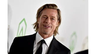 Brad Pitt | Πρωταγωνιστεί στη διαφημιστική καμπάνια για το κρασί του