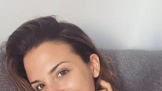 Κατερίνα Λιόλιου | Απαντά στις φήμες που τη θέλουν ζευγάρι με τον κατά 40 χρόνια μεγαλύτερό της, Πέτρο Κωστόπουλο