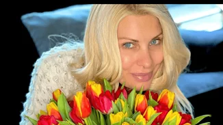 Ελένη Μενεγάκη | Το δώρο που της έφτιαξε τη διάθεση και η φωτογραφία χωρίς μακιγιάζ