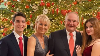 Νατάσα Παζαΐτη - Κώστας Καραμανλής | Πρωτοχρονιά με τα δίδυμα παιδιά τους (pic)