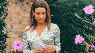 Τόνια Σωτηροπούλου | Σου δείχνει πως να μετατρέψεις σε φούστα το αγαπημένο σου maxi φόρεμα