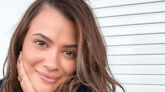 Η Λάουρα Νάργες άλλαξε ξανά τα μαλλιά της