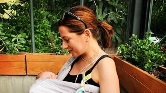 Νίκη Λυμπεράκη | Τα πρώτα της γενέθλια ως μαμά - Η ηλικία της δημοσιογράφου