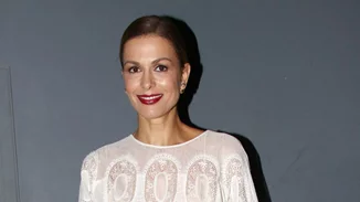 Πλούσιες βλεφαρίδες και πυκνά φρύδια | Το DIY Serum της Τζίνας Αλιμόνου