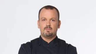 H FREZYDERM συνεργάζεται με τον Δημήτρη Σκαρμούτσο γιατί η απόλαυση ξεκινάει από την καλή στοματική υγεία