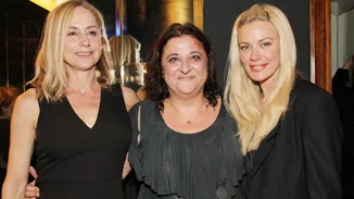 Ελένη Γκασούκα: Η πρώην γυναίκα του Θοδωρή Αθερίδη με κοντά μαλλιά σε cream blonde απόχρωση